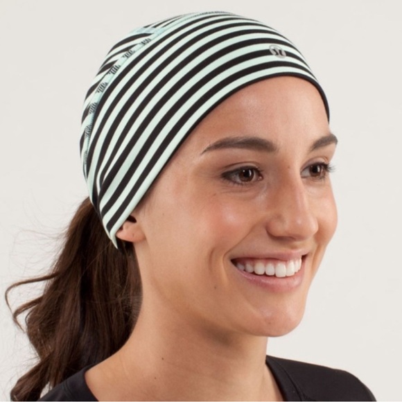 Nwt Lululemon striped women’s brisk run toque beanie hat - Picture 8 of 9